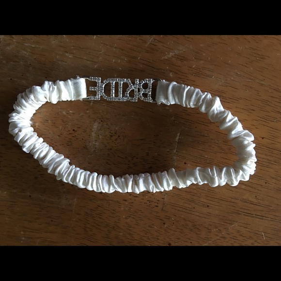 Veils - Picture 2 of 5